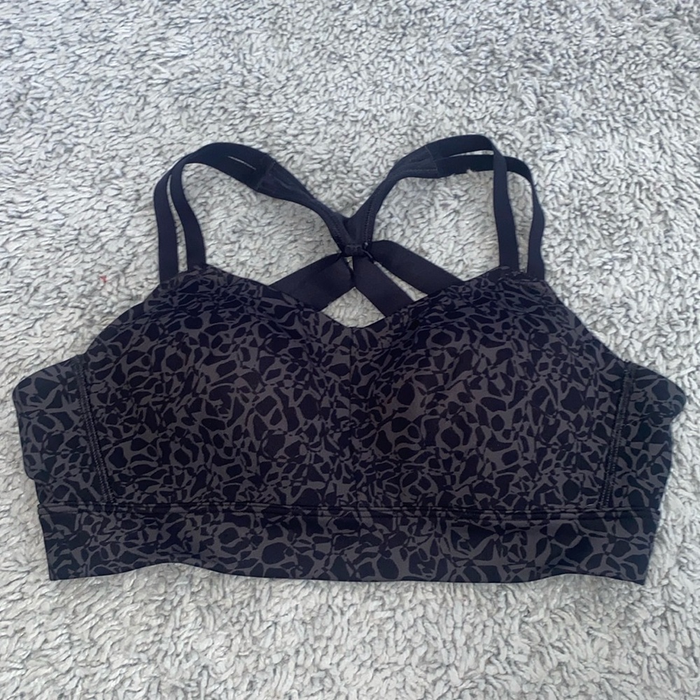 Under Armour Small/ Medium Sports Bra with Medium Support
